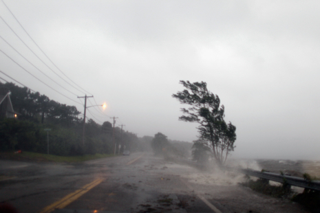 Joe Raedle - Hurricane Irene Slams Into Long Island extreme weather
