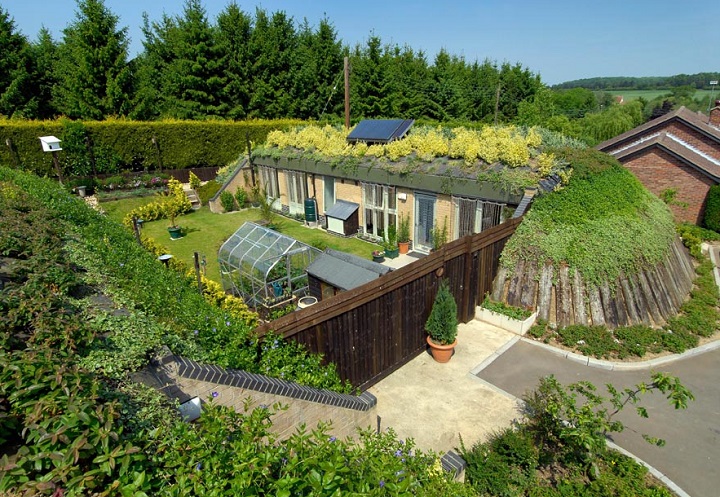 Earth Sheltered Homes: Energy-Efficient, Living With the ...